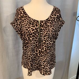 EUC Bold Elements zippered leopard short sleeve high low top size S